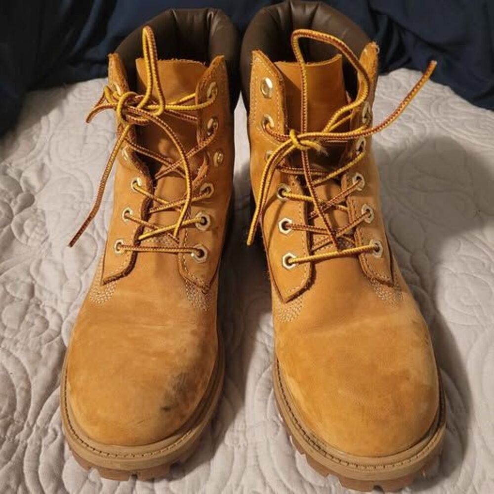 Timberland nubuck boots big kid size 4.5